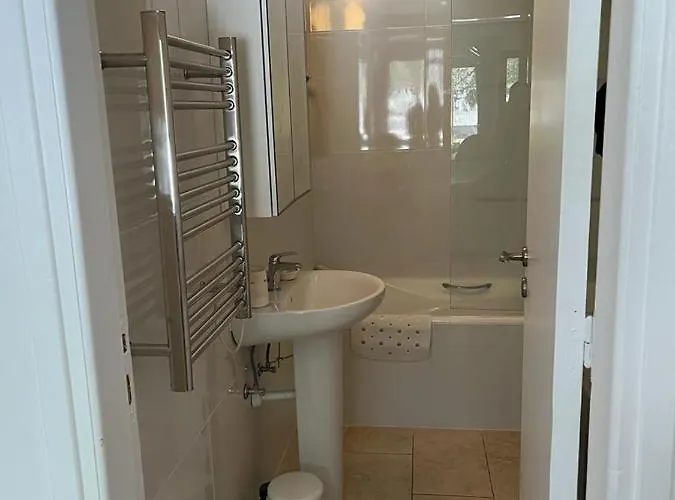 2 Palaepaphos Gardens 库克里亚