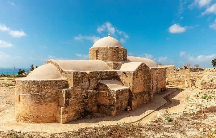 2 Palaepaphos Gardens