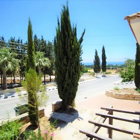 2 Palaepaphos Gardens *