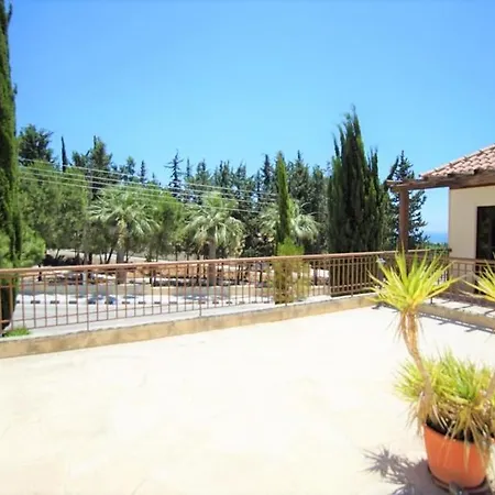 2 Palaepaphos Gardens Apartmán *